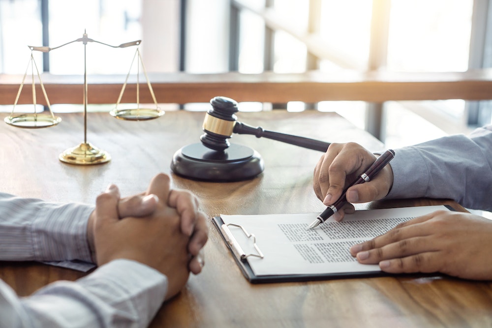 Les mouvements sociaux et leur influence sur le droit : une analyse approfondie